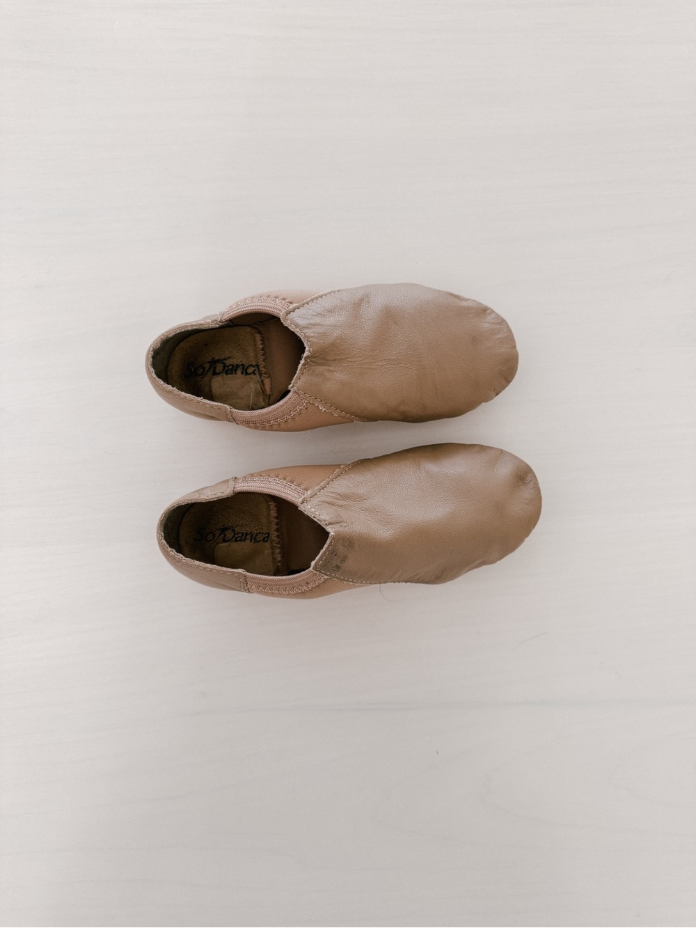 So Danca child Caramel slip on jazz Dance Shoes size 10.5 Medium JZ 43